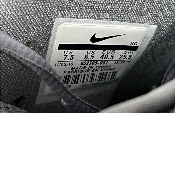 Nike kyrie 3 Cool Grey Almost New - Picture 2 of 13
